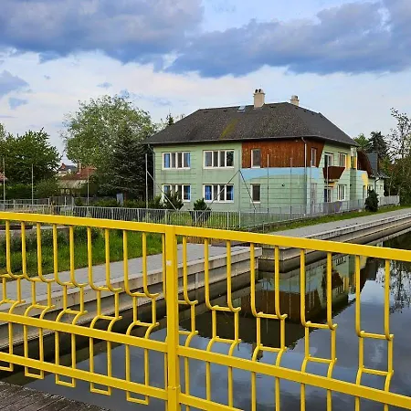 Хостел Yellow Bridge Vendeghaz