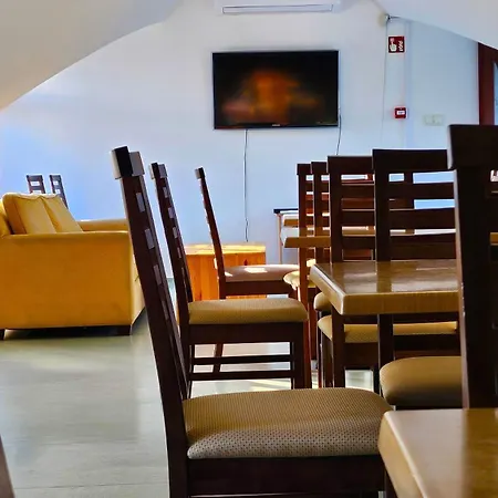 Yellow Bridge Vendeghaz Хостел *